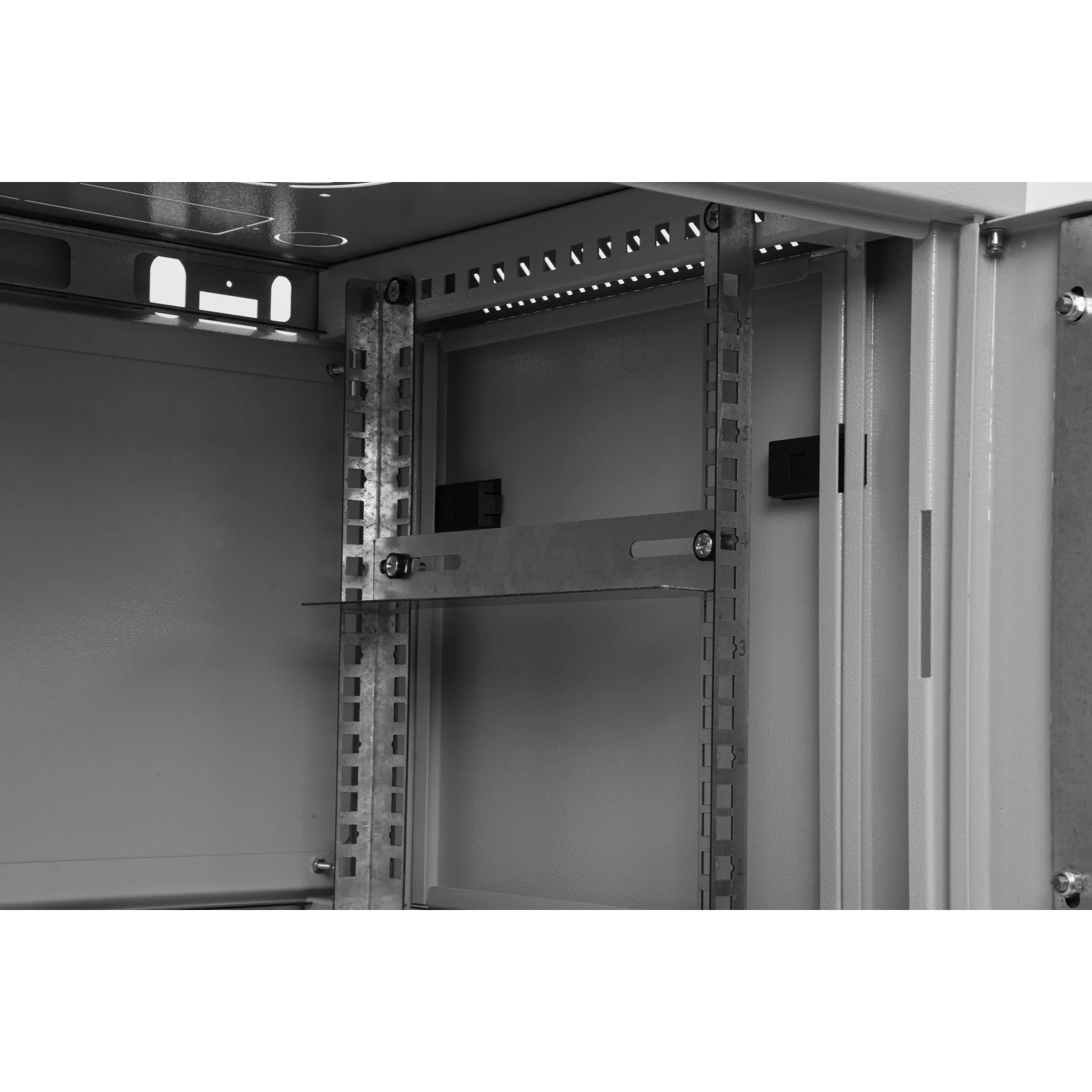 Шкаф телекоммуникационный настенный 6U, 600х450х370 (ШхГхВ)