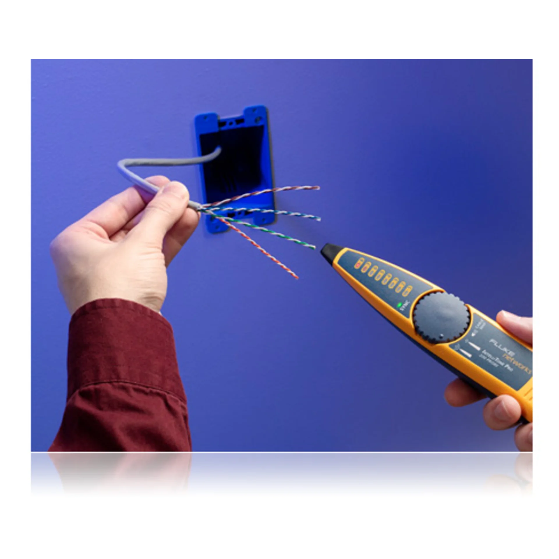 Цифровой тональный генератор с детектором Fluke IntelliTone 200 Toner и Probe