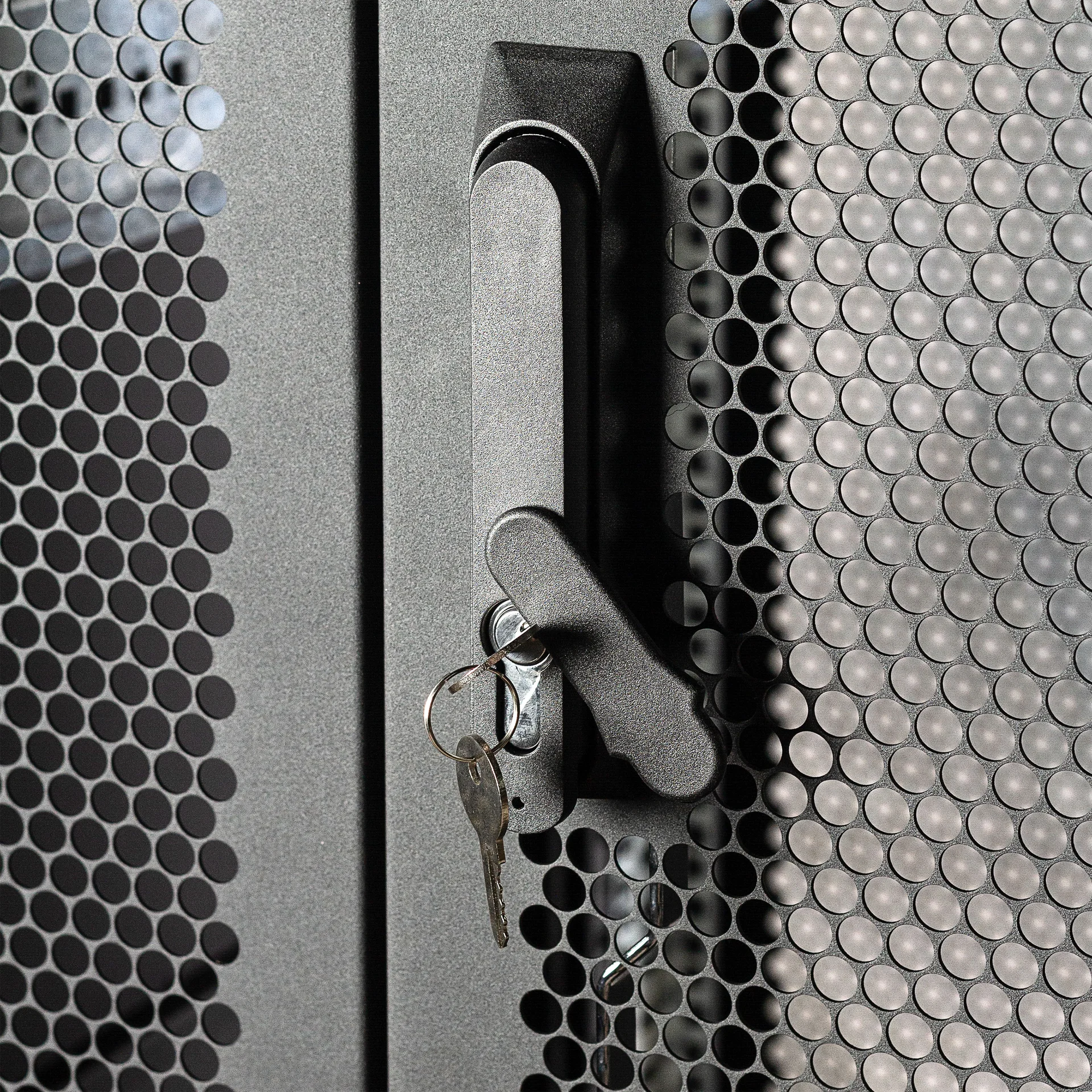 Шкаф телекоммуникационный напольный 42U 600x800мм, серия TFC (SNR-TFC-426080-CPDP-B-SF)