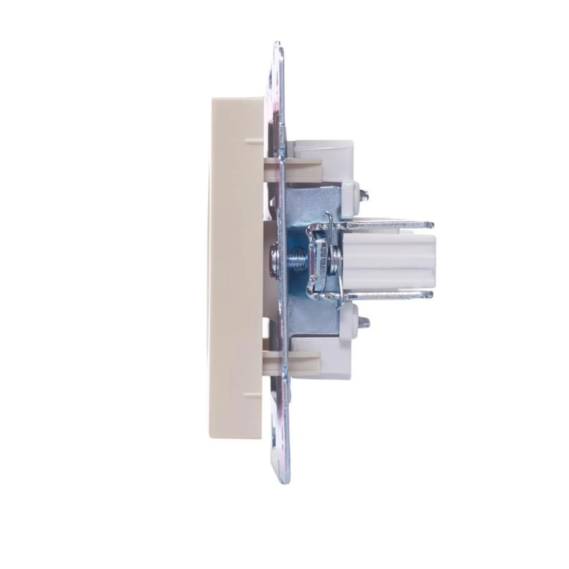 Розетка компьютерная 1-м СП Vesna механизм крем. LEZARD 742-0388-139