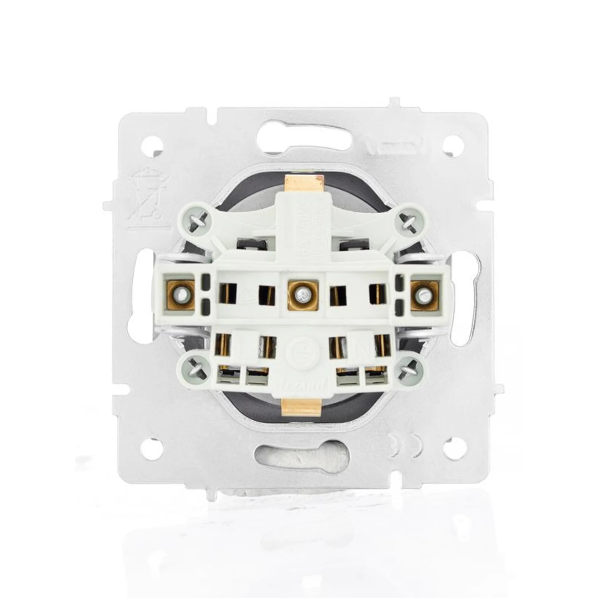 Розетка 1-м СП Vesna с заземл. защ. шторки ПБТ механизм платина LEZARD 742-3588-124B