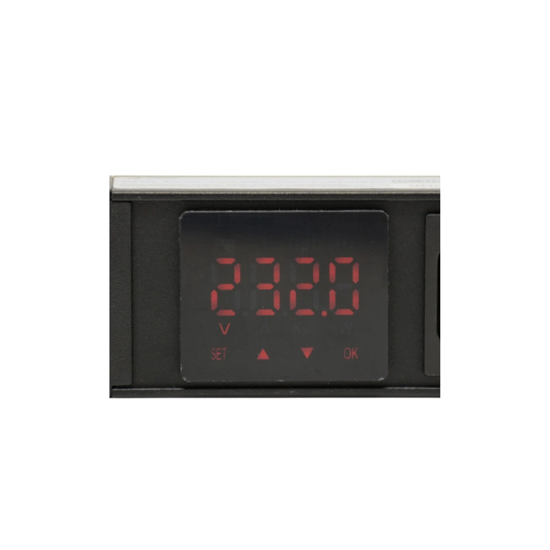 Блок розеток серии SNR-PDU с локальным измерением на 8хС13 с фиксаторами, шнур питания 3м 3x2.5мм2 без вилки, 230В, 16A