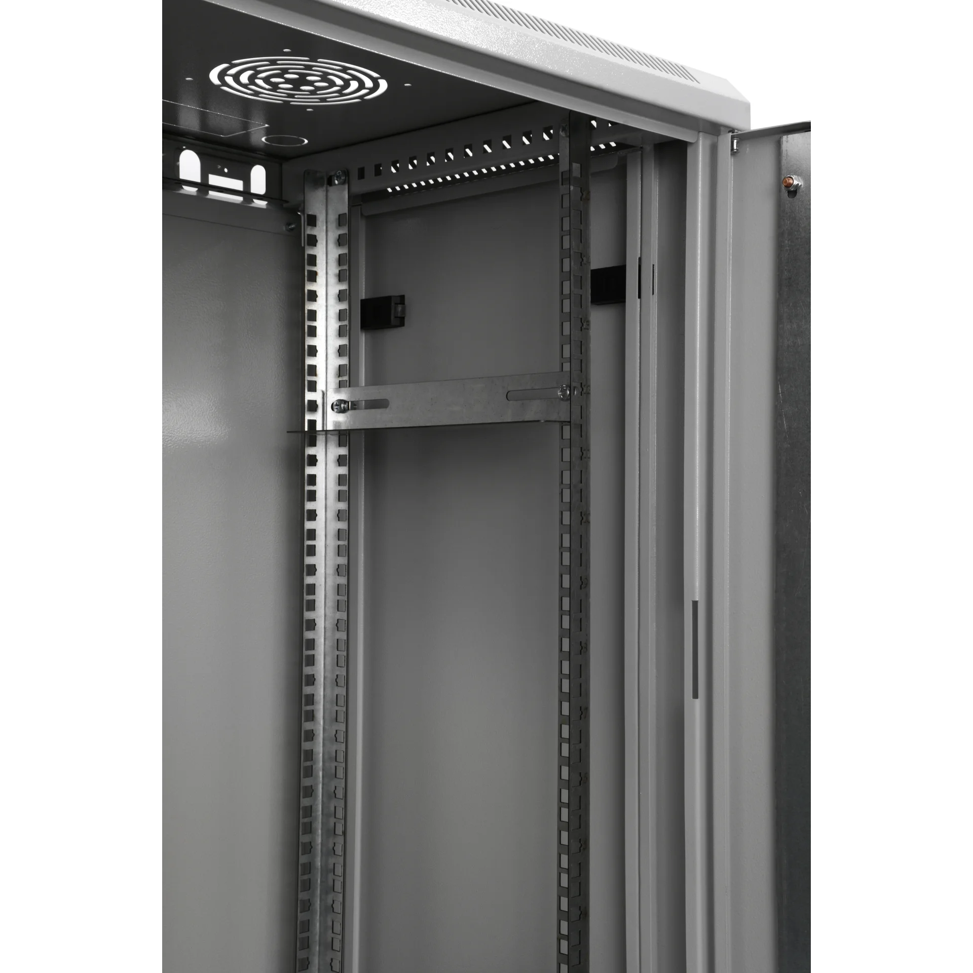 Шкаф телекоммуникационный настенный 15U, 600х450х770 (ШхГхВ)