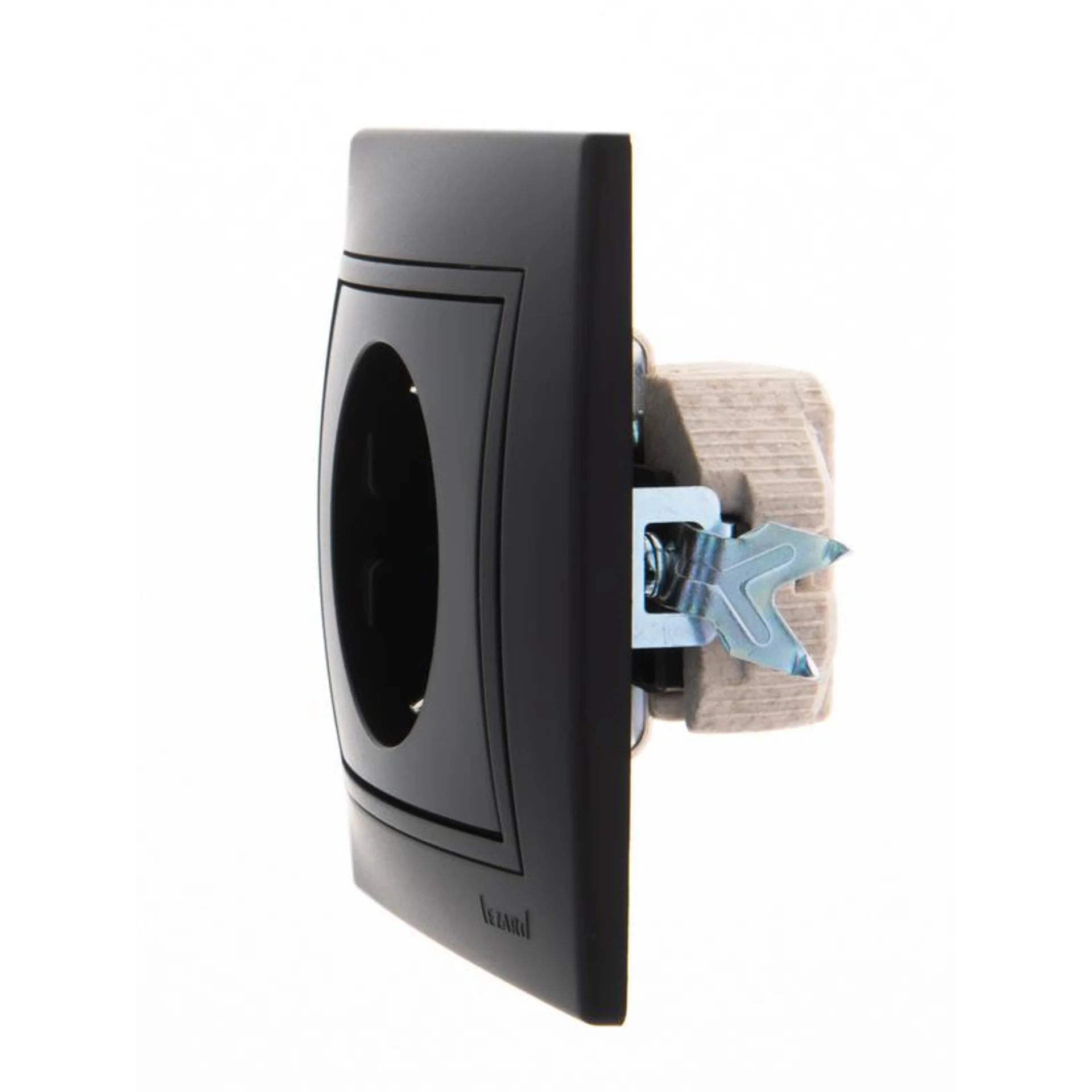 Розетка 1-м СП Mira с заземл. керамика черн. бархат LEZARD 701-4242-122