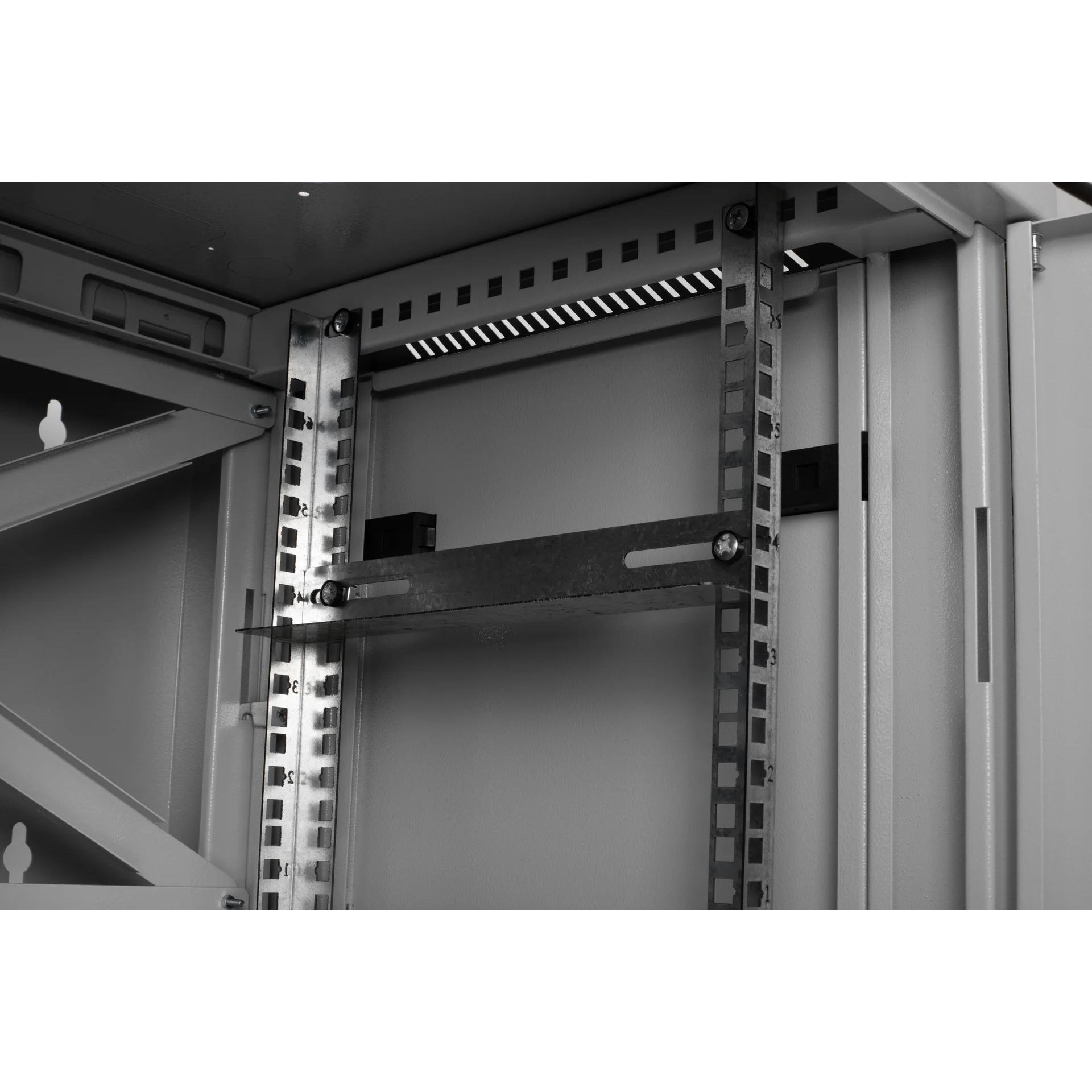 Шкаф телекоммуникационный настенный 6U, 600х550х370мм двухсекционный