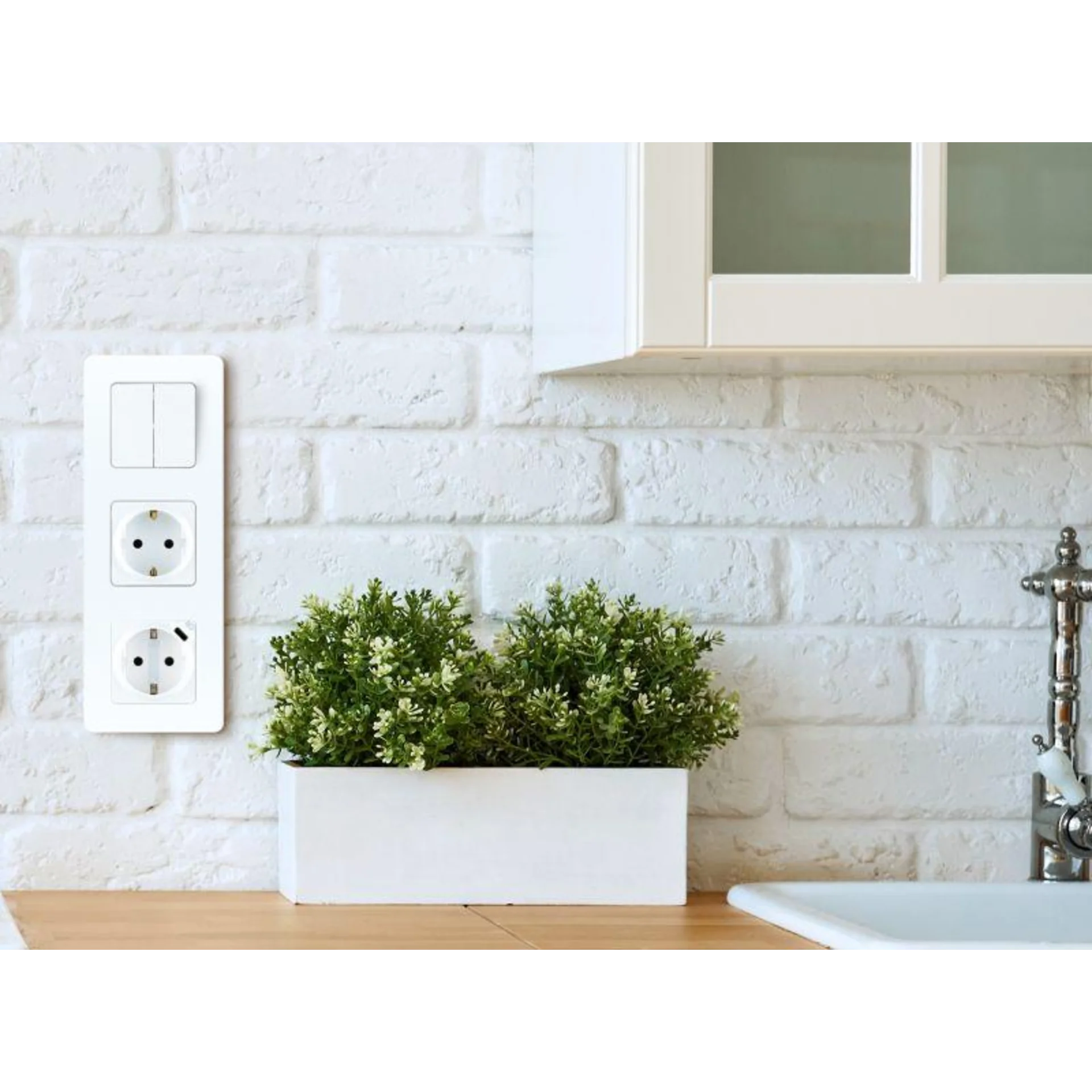 Розетка 1-м СП Inspiria 16А IP20 250В 2P+E немецк. стандарт с заряд. устройством USB тип C 1.5А 5В м