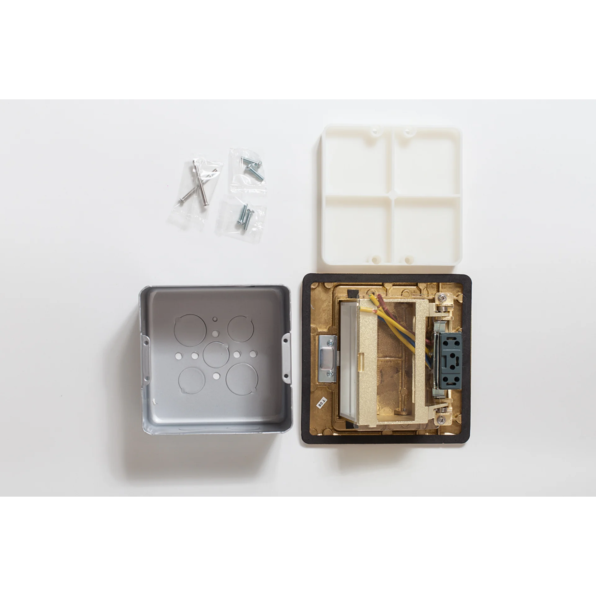 Люк на 2 поста (45х45), латунь, с металлической коробкой, IP44