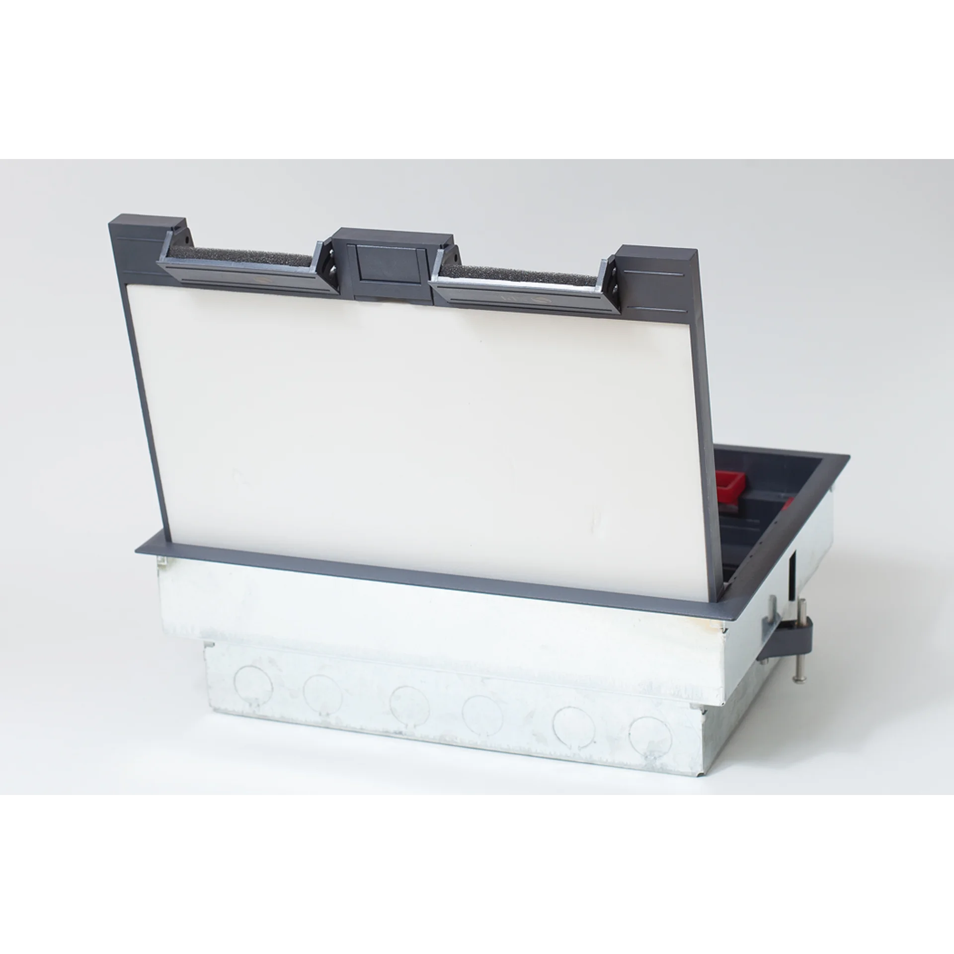 Люк на 8 постов (45х45),металл/ пластик, с металлической коробкой, IP40