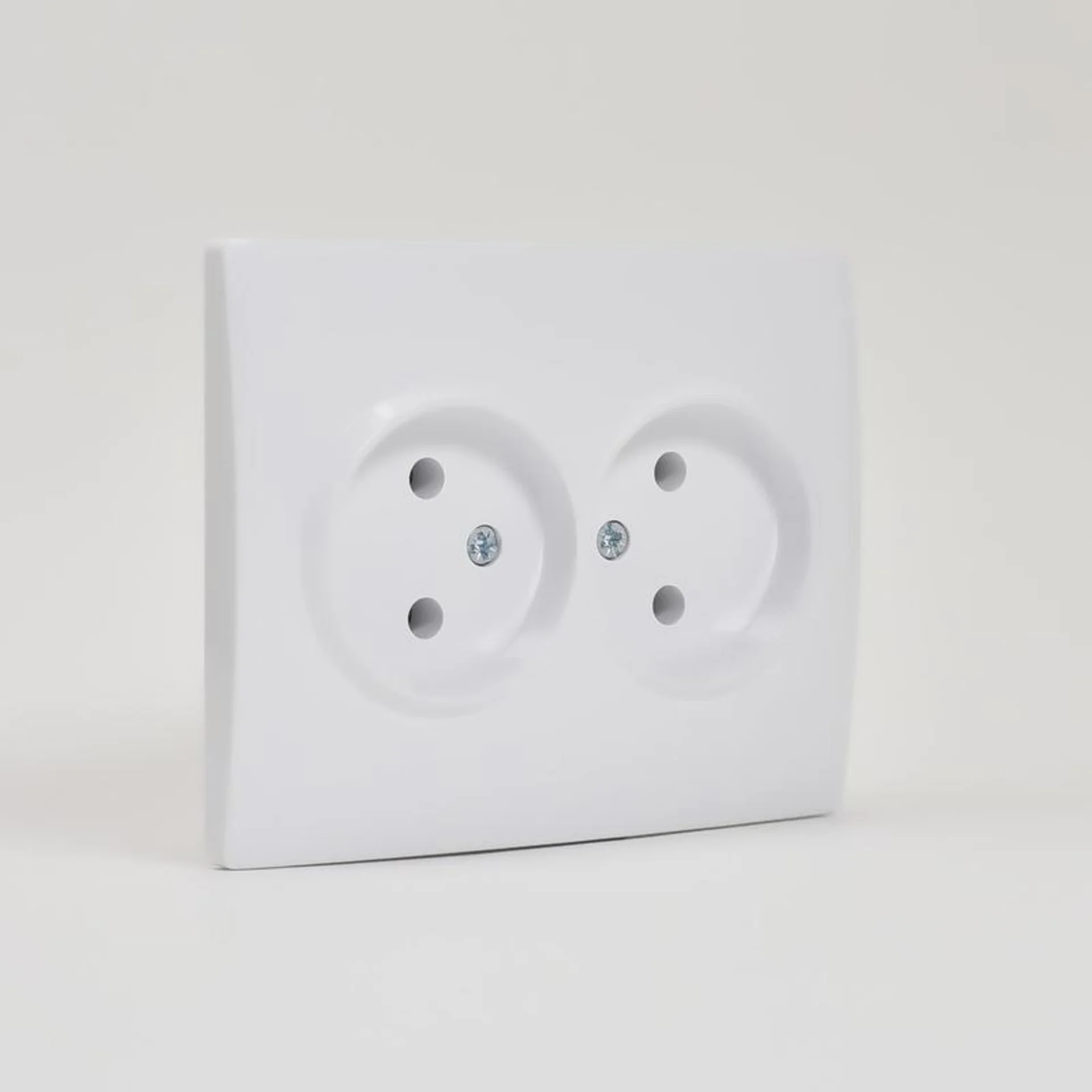 Розетка 2-м СП Karina 16А IP20 без заземл. термопласт бел. LEZARD 707-0200-128B