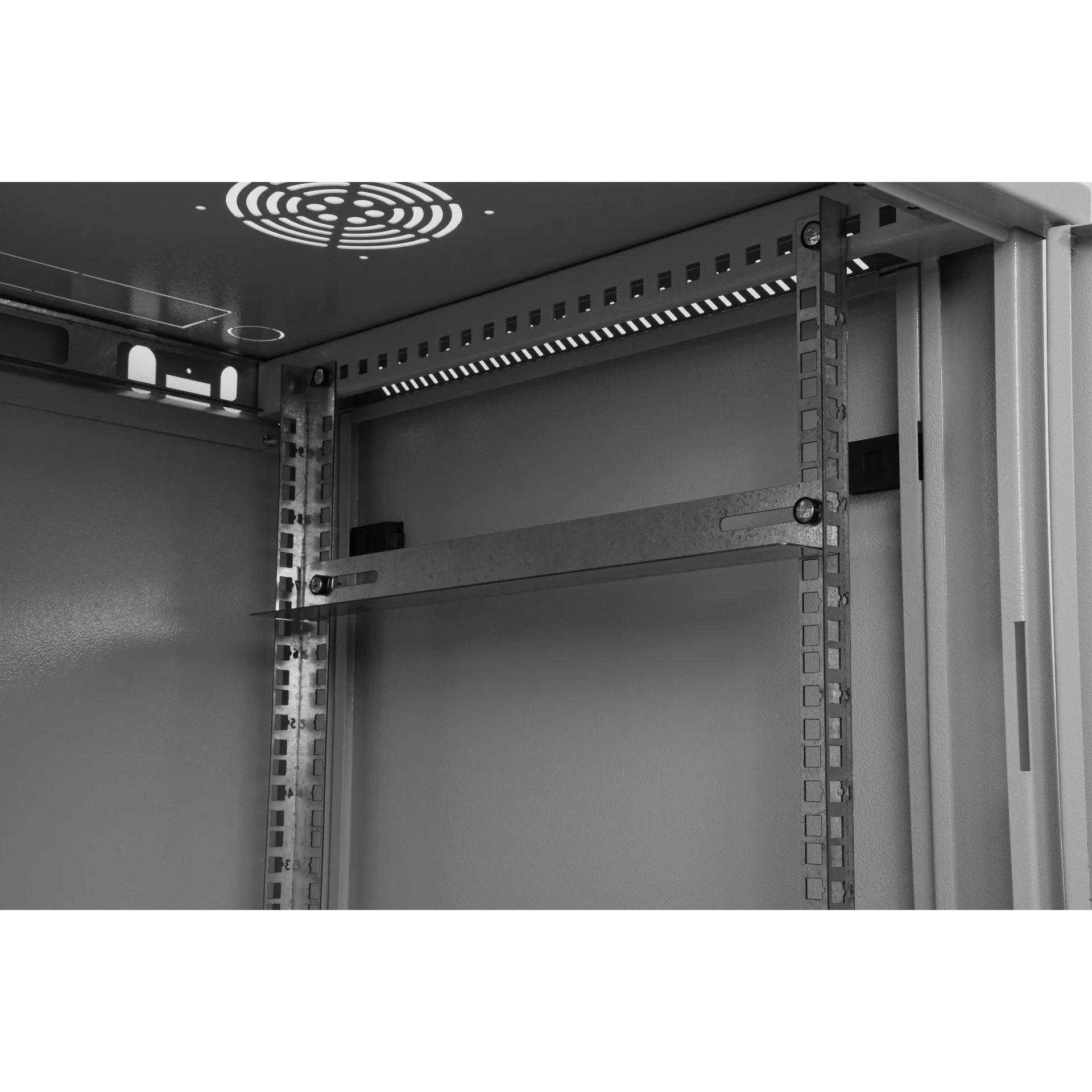 Шкаф телекоммуникационный настенный 9U, 600х600х500 (ШхГхВ)