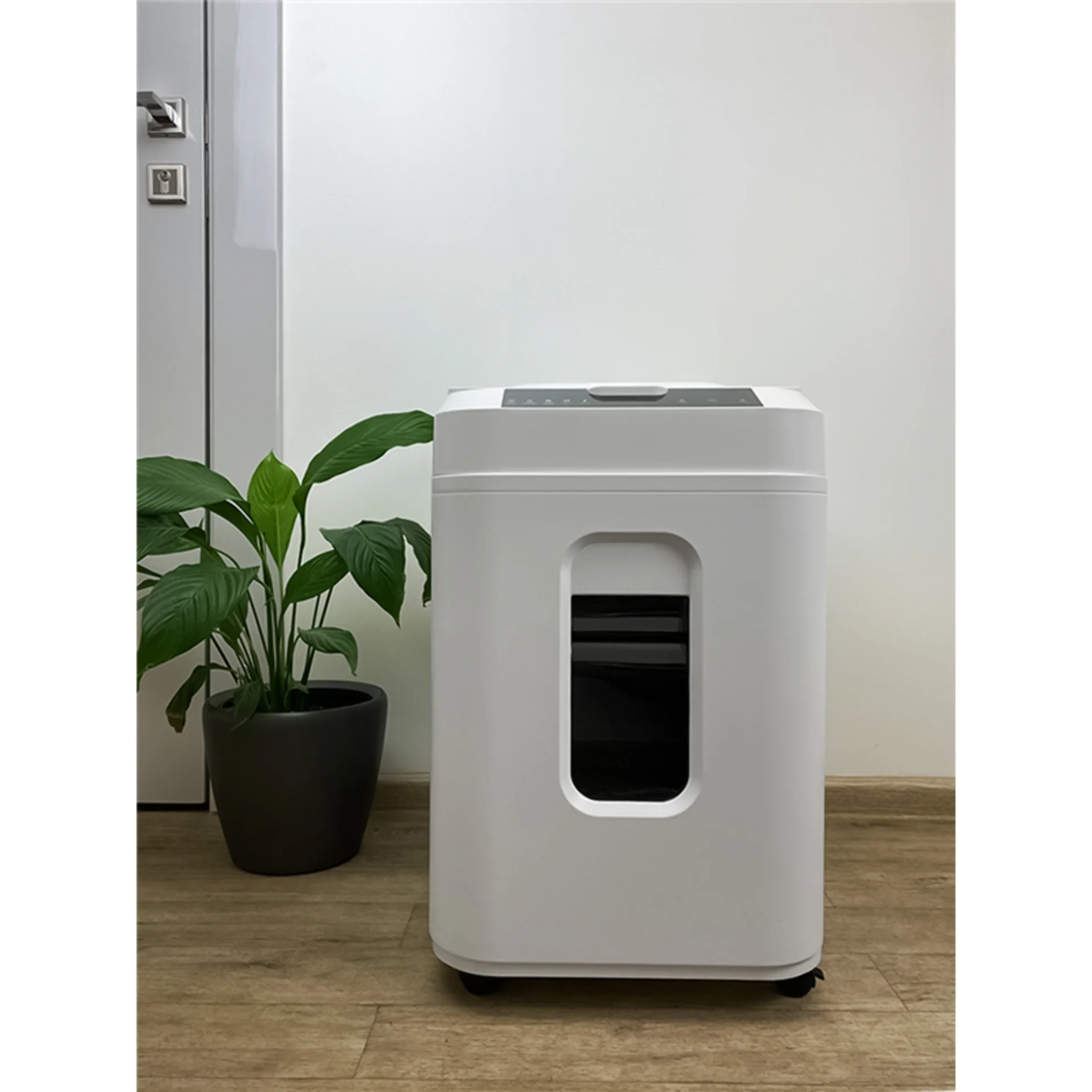 Уничтожитель документов ГЕЛЕОС АП40-5, DIN P-5 (5 ур-нь секр.), фрагмент 1,9х12мм, АВТОПОДАЧА 180 лист (70г/м2), пл.карты/скрепки/скобы, 37 литров