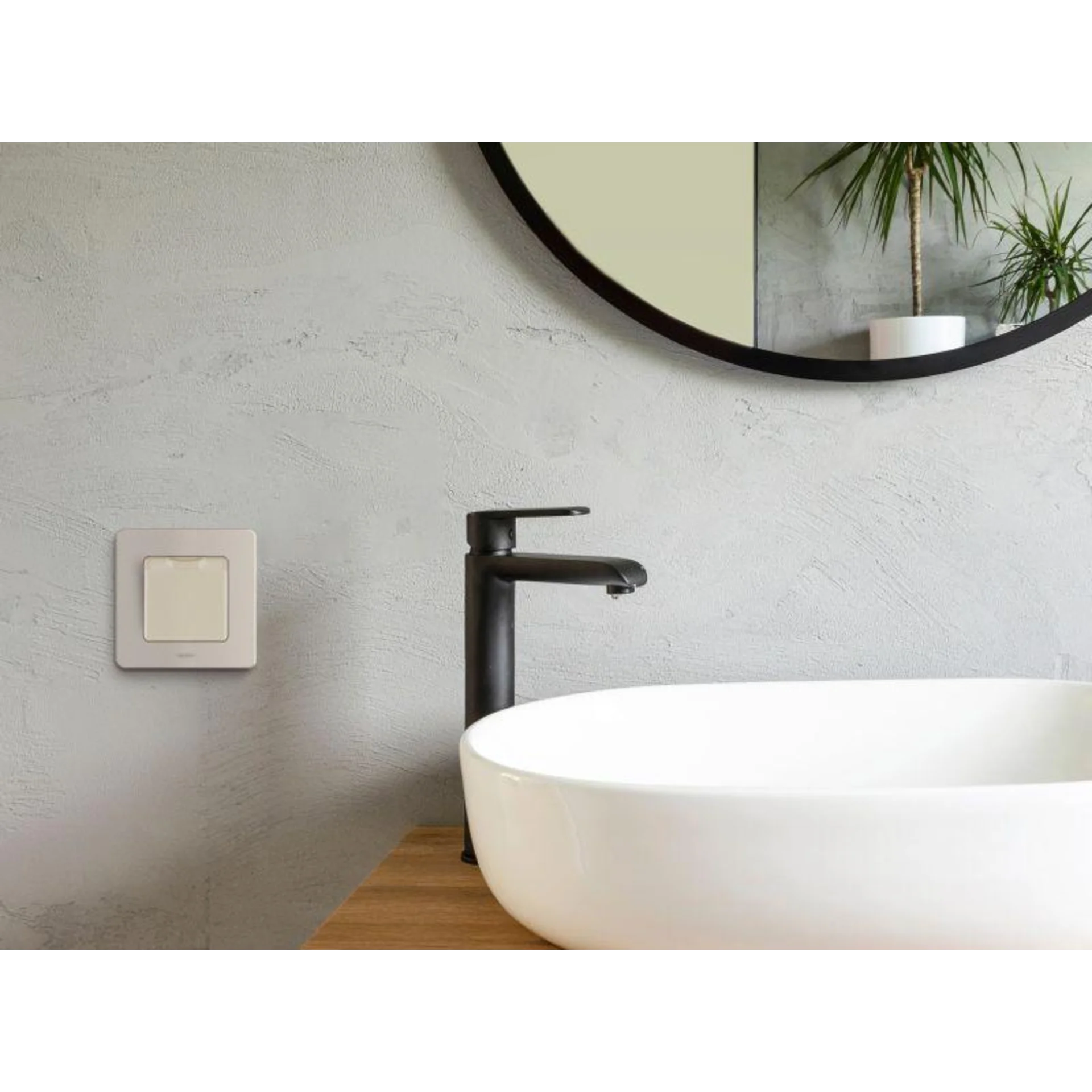 Розетка 1-м СП Inspiria 16А IP44 250В 2P+E защ. шторки с крышкой немецк. стандарт механизм сл. кость