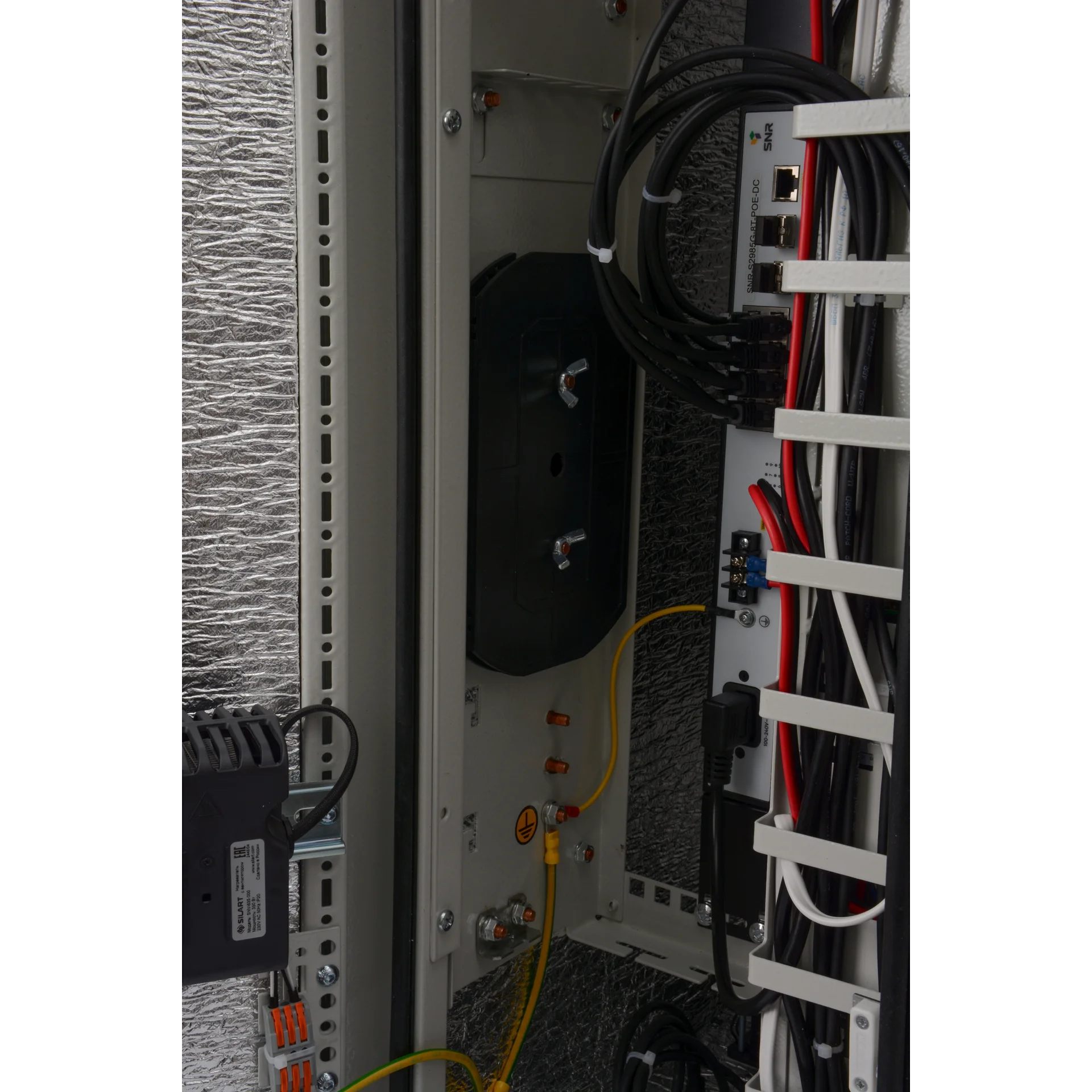 Уличный управляемый коммутационный узел, 8GPOE, климатического исполнения IP54, 48В 9Ач